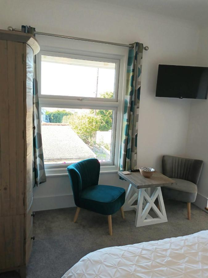 Contemporary One Bed Studio. Sea Views And Parking Уестуърд Хоу Екстериор снимка