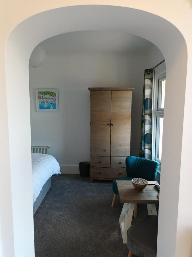 Contemporary One Bed Studio. Sea Views And Parking Уестуърд Хоу Екстериор снимка